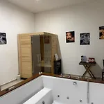 Apartamento Kosmosuite Con Sauna E Idromassaggio In *
