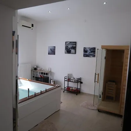 Lejlighed Kosmosuite Con Sauna E Idromassaggio In *