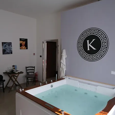 Kosmosuite Con Sauna E Idromassaggio In *