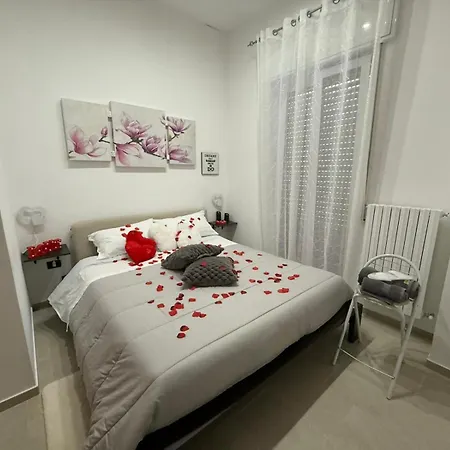 Kosmosuite Con Sauna E Idromassaggio In Lejlighed Brindisi
