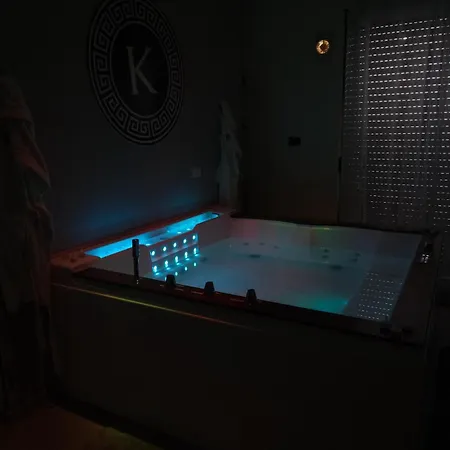 Kosmosuite Con Sauna E Idromassaggio In * Brindisi