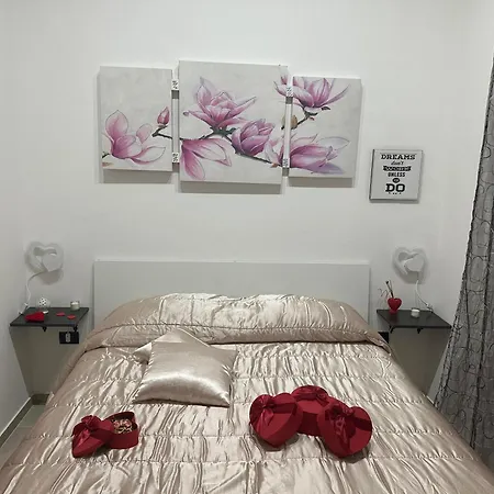 Kosmosuite Con Sauna E Idromassaggio In Bríndisi