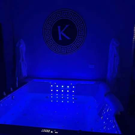 Kosmosuite Con Sauna E Idromassaggio In Apartamento