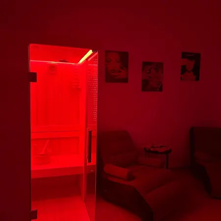 Kosmosuite Con Sauna E Idromassaggio In *
