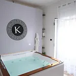 Kosmosuite Con Sauna E Idromassaggio In