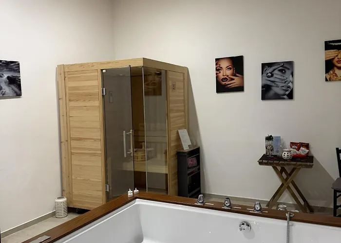 Appartamento Kosmosuite Con Sauna E Idromassaggio In *