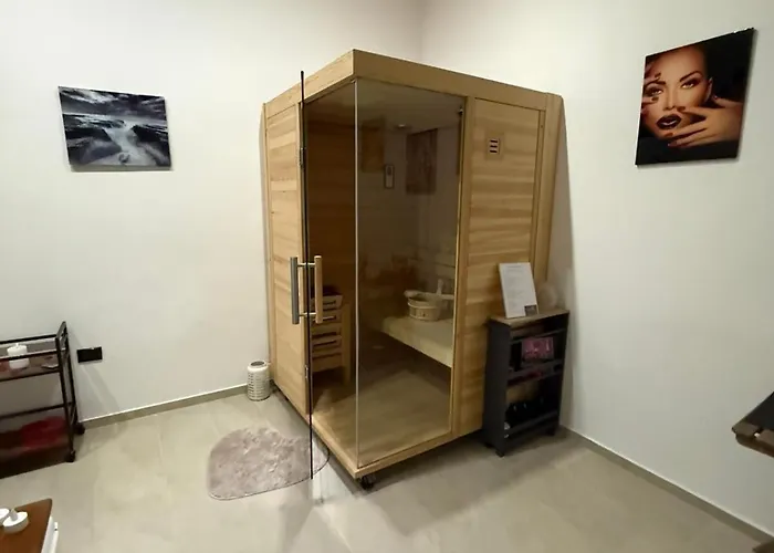 Appartamento Kosmosuite Con Sauna E Idromassaggio In Brindisi