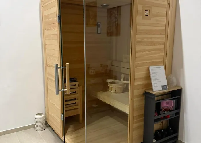 Kosmosuite Con Sauna E Idromassaggio In Brindisi
