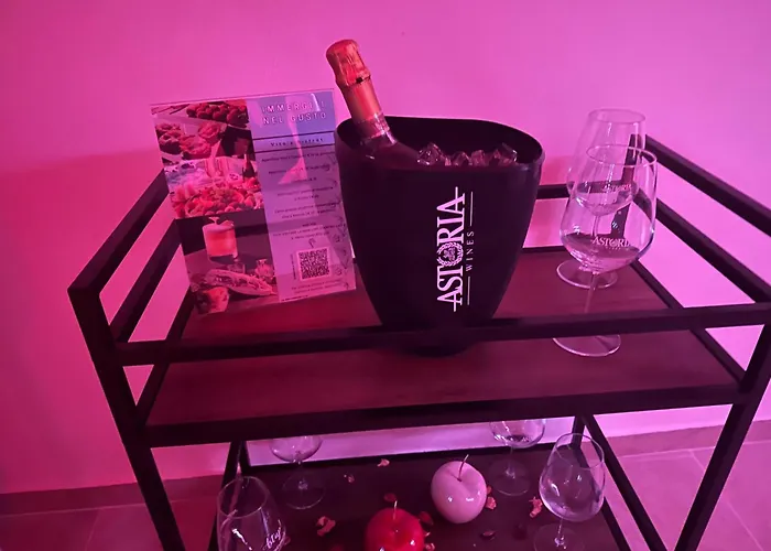 Kosmosuite Con Sauna E Idromassaggio In Brindisi