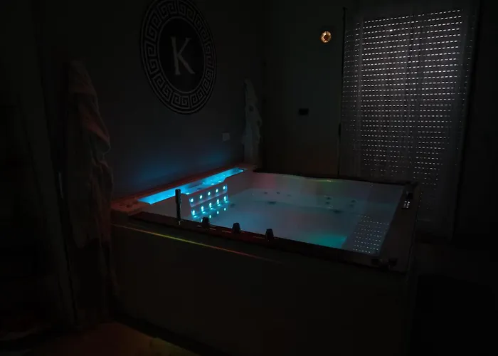 Kosmosuite Con Sauna E Idromassaggio In * Brindisi
