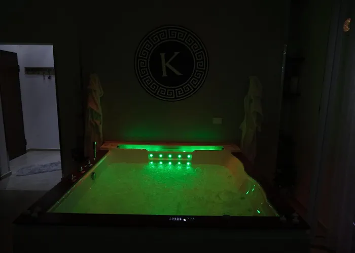 Kosmosuite Con Sauna E Idromassaggio In Appartamento
